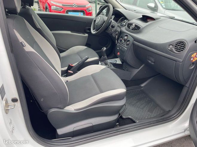 Renault Clio 3 DCI 75 authentique 2 places Blanc de 2011