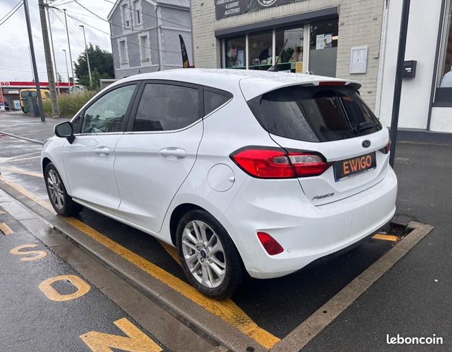 Ford Fiesta 1.0 FLEXIFUEL 95 TITANIUM BUSINESS Blanc de 2024
