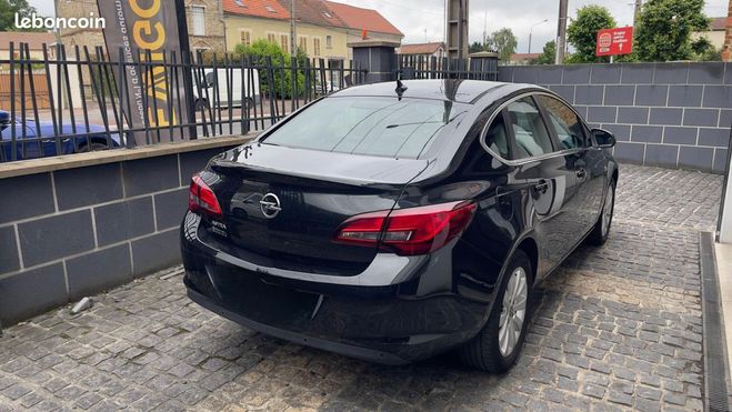 Opel Astra 1.6 CDTI 135ch ECOFLEX COSMO S&S Noir de 2014