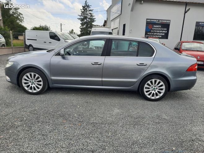 Skoda Superb Ambition DSG 178485KMS 1ER MAIN ETAT IRR Gris de 2013