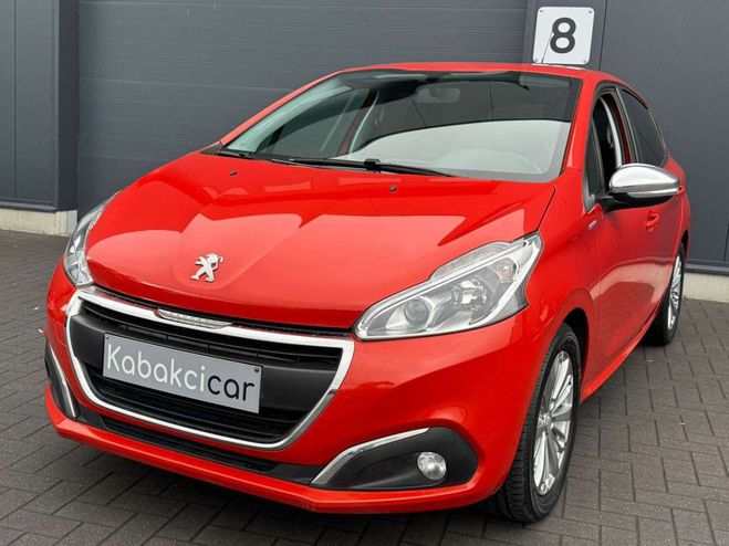 Peugeot 208 1.2i Style-- 87.000 KM--CARPLAY--GPS-GAR Rouge Mtallis de 