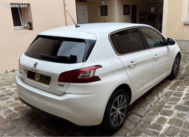 Peugeot 308 1.6L HDI 120cv pack Allure ph2 Blanc de 2015