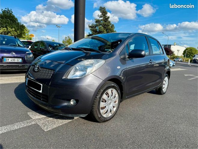 Toyota Yaris 2 phase 87cv 1.3 vvt-i limited edition 1 Gris de 2009