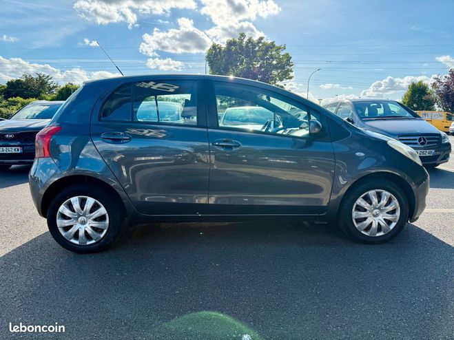 Toyota Yaris 2 phase 87cv 1.3 vvt-i limited edition 1 Gris de 2009