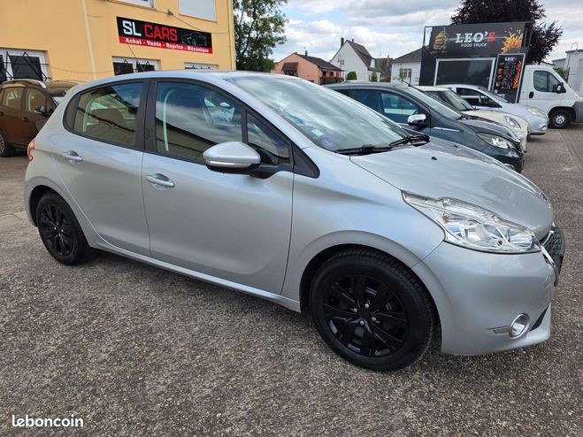 Peugeot 208 1.2l 82ch Active  de 2013