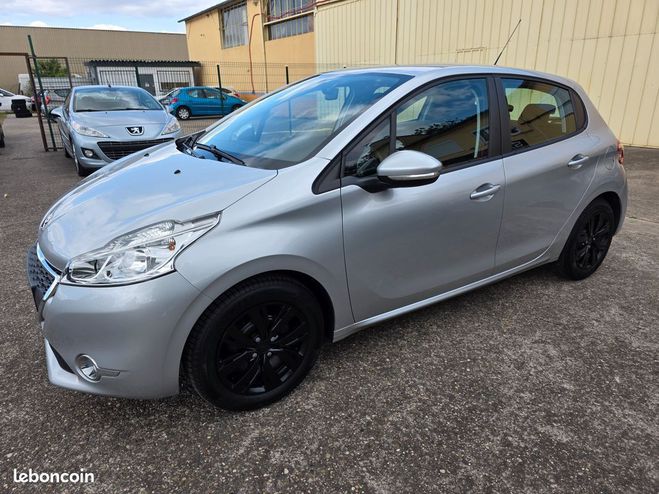Peugeot 208 1.2l 82ch Active  de 2013