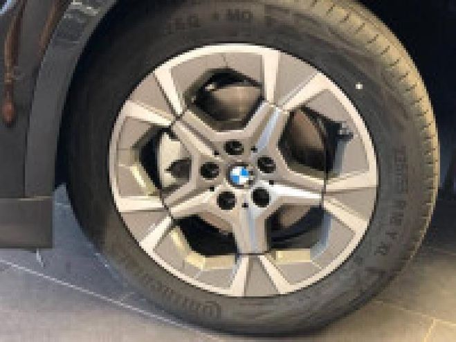 BMW X1 sDrive18d 150ch xLine Saphirschwarz Mtal de 2023