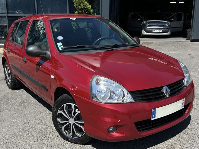 Renault Clio 2 II PHASE 2 CAMPUS 1.2 75 Cv 1ERE MAIN  Rouge de 2011