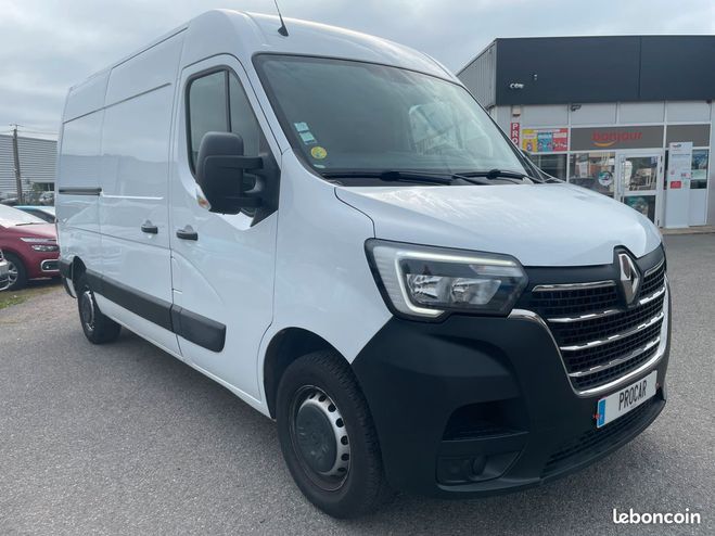 Renault Master F3500 L2H2 2.3 dCi 135ch Grand Confort E Blanc de 2021