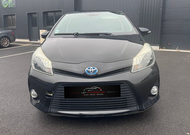 Toyota Yaris 1.5 VVTi 16V HSD Hybrid 100h E-CVT 75 cv NOIR de 2012