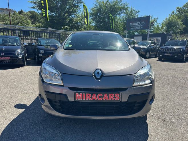 Renault Megane III dCi 110 eco2 Dynamique GPS GRIS de 2011