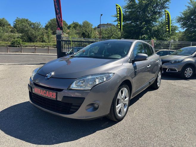 Renault Megane III dCi 110 eco2 Dynamique GPS GRIS de 2011