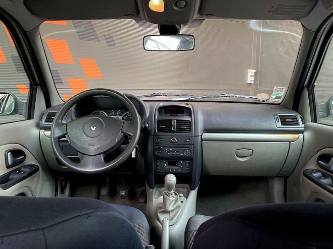 Renault Clio II Campus 1.6 16v 110Cv Climatisation Au Blanc Mtallis de 2002