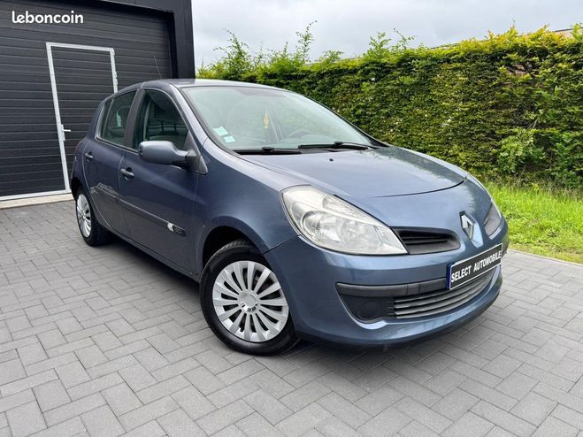 Renault Clio 3 1.5 dci 70 cv 4 ch confort expression Bleu de 2006