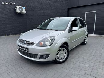  Voir détails -Ford Fiesta 1.3 70ch, faible kilomtrage , Garanti 3 à Fretin (59)