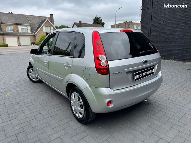 Ford Fiesta 1.3 70ch, faible kilomtrage , Garanti 3 Gris de 2007