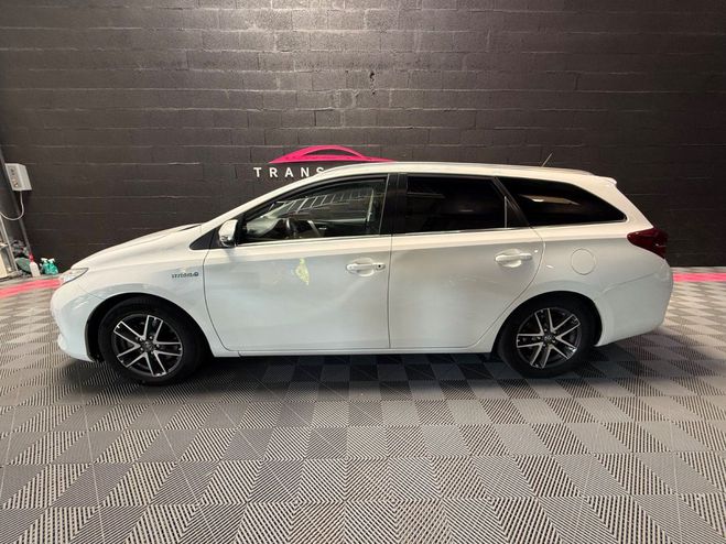 Toyota Auris Touring Sports Hybride 136h SkyBlue Blanc de 2015