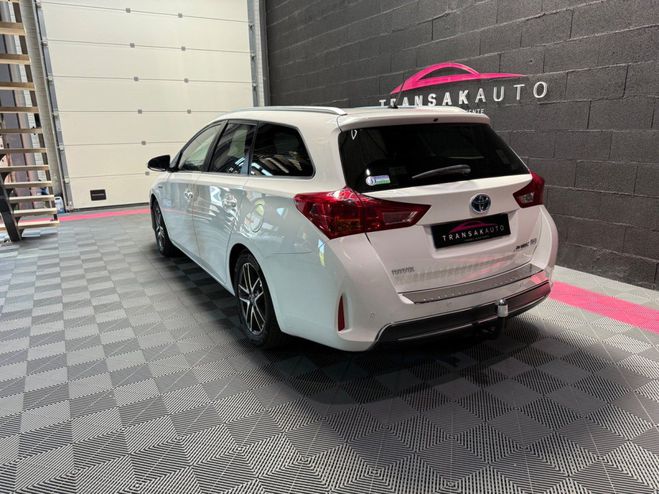 Toyota Auris Touring Sports Hybride 136h SkyBlue Blanc de 2015