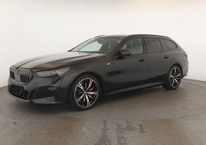 BMW Serie 5 TOURING G61 540d xDrive 303 ch BVA8 M Sp Noir Saphire de 2024