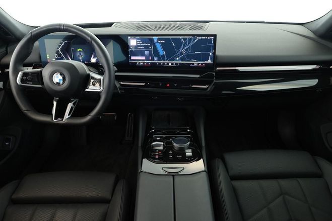 BMW Serie 5 TOURING G61 540d xDrive 303 ch BVA8 M Sp Noir Saphire de 2024