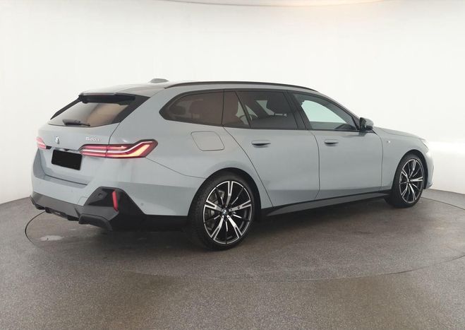 BMW Serie 5 Touring G61 520d 197 ch BVA8 M Sport GRIS BROOKLYN de 2024