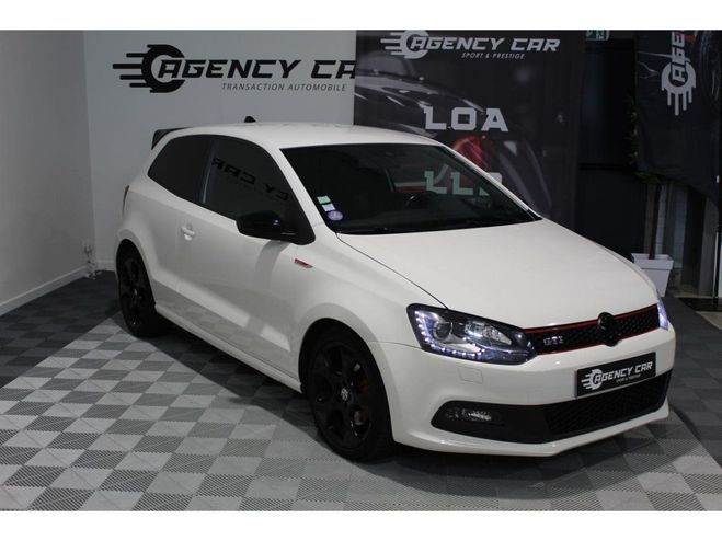 Volkswagen Polo 1.4 TSI - 180 - BV DSG V 6R GTI PHASE 1 BLANC de 2011