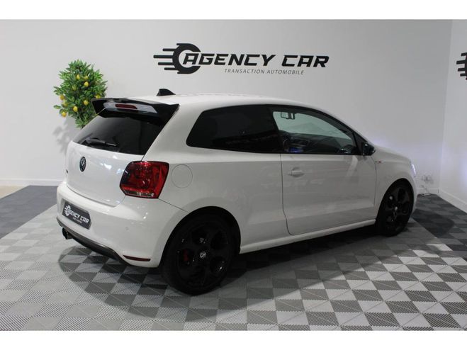 Volkswagen Polo 1.4 TSI - 180 - BV DSG V 6R GTI PHASE 1 BLANC de 2011