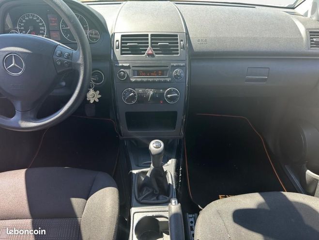 Mercedes Classe A 2.0 160 CDI 80 BLUEEFFICIENCY AVANTGARDE Noir de 2011