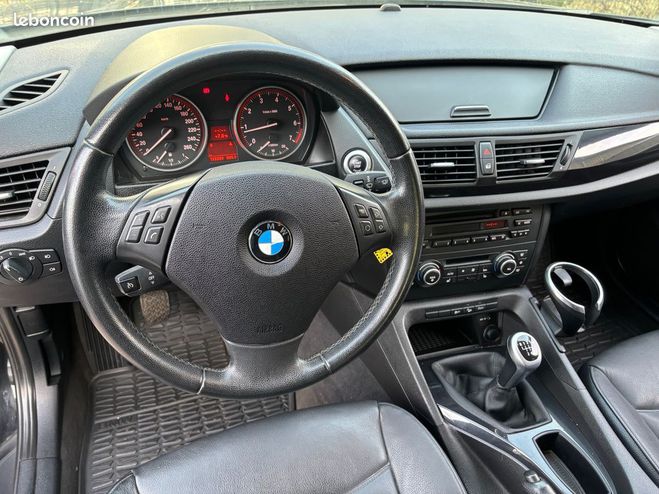 BMW X1 E84 xDrive 20i 184ch Luxe Noir de 2012