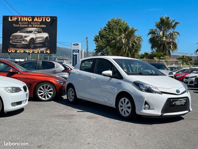 Toyota Yaris HSD 100h Dynamic Blanc de 2013