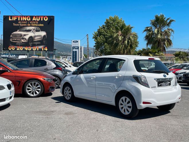 Toyota Yaris HSD 100h Dynamic Blanc de 2013