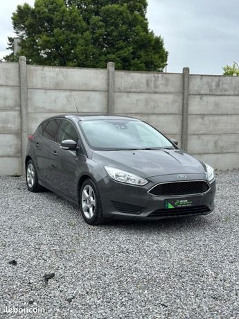  Voir détails -Ford Focus Titanium 1ER MAIN DIESEL à Loison-sous-Lens (62)