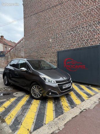  Voir détails -Peugeot 208 1,6hdi allure à Douai (59)