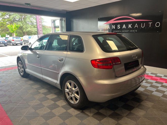 Audi A3 Sportback 2.0 TDI 140 DPF Ambiente S tro Gris de 2011