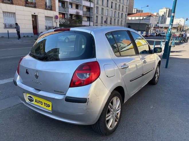 Renault Clio 1.5 DCI 85CH CONFORT DYNAMIQUE 5P GRIS de 2006