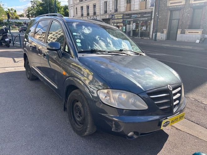 Ssangyong Rodius 270 XDI 4X2 BA GRIS F de 2007