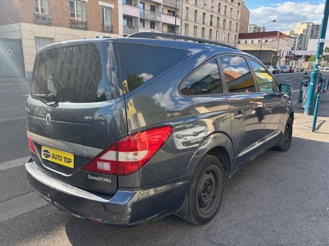 Ssangyong Rodius 270 XDI 4X2 BA GRIS F de 2007