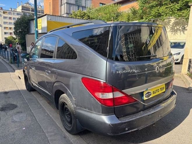 Ssangyong Rodius 270 XDI 4X2 BA GRIS F de 2007