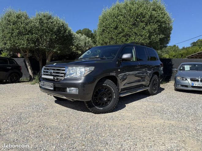 Toyota Land Cruiser SW 4.5 V8 D-4D 286CH VDJ200 7 PLACES Gris de 2010
