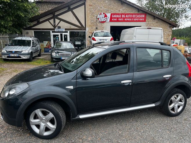 Dacia Sandero STEPWAY 1.5 dci 90cv Faible KM Gris de 2012