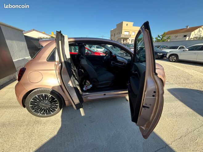 Fiat 500 3 1 118 ch ICONE Rose de 2022