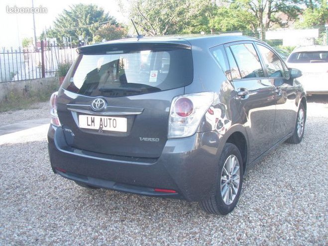 Toyota Verso (2) 132 VVT-I DYNAMIC ETHANOL 7PL Gris de 2016