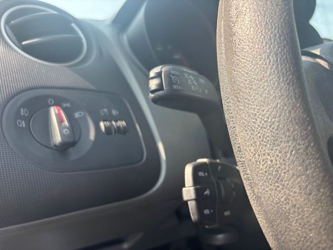 Seat Ibiza IV 1.6 TDI 90 STYLE COPA Gris fonc de 2012