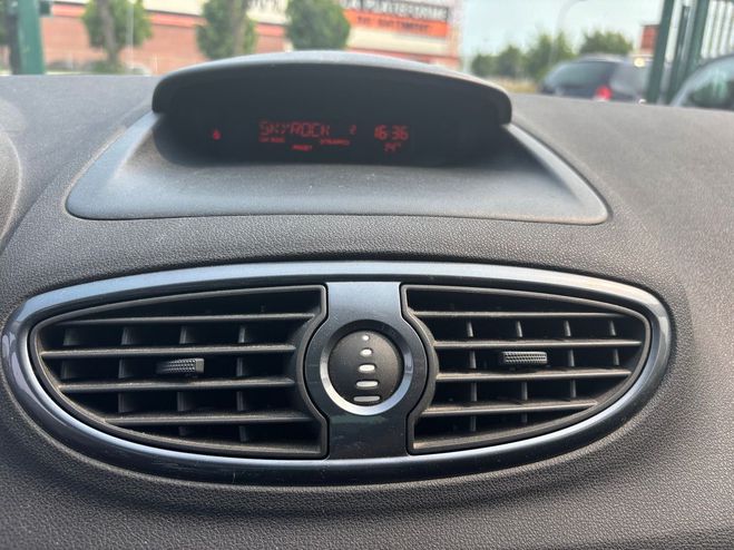 Renault Clio III 1.4 16V 100 EXCEPTION 5P Gris anthracite de 2007