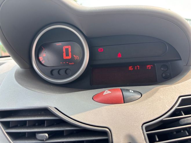 Renault Twingo II 1.2 LEV 16V 75 TREND 114G Gris anthracite de 2009