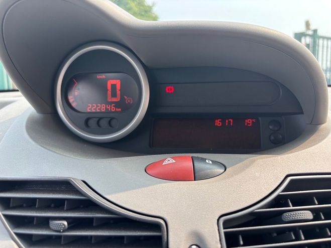 Renault Twingo II 1.2 LEV 16V 75 TREND 114G Gris anthracite de 2009