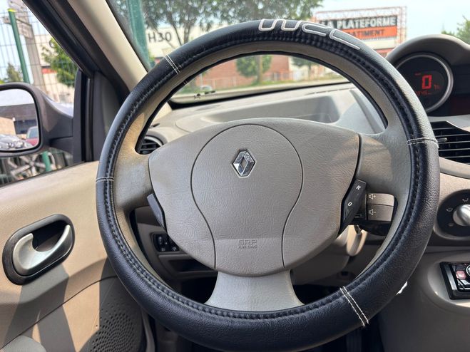 Renault Twingo II 1.2 LEV 16V 75 TREND 114G Gris anthracite de 2009