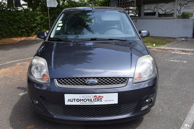 Ford Fiesta Phase 2 1.4 i 16V 80cv Bleu de 2006