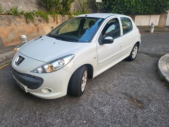  Voir détails -Peugeot 206 + 1.4 SPORTIUM 5P à Nice (06)