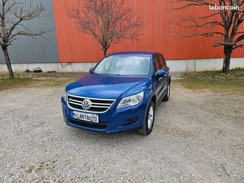 Voir détails -Volkswagen Tiguan 2.0TDI 140CH 4X4 à Rodez (12)